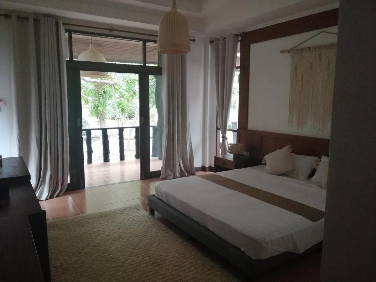 Red Pearl Beach Resort Csaloklum Kültér fotó