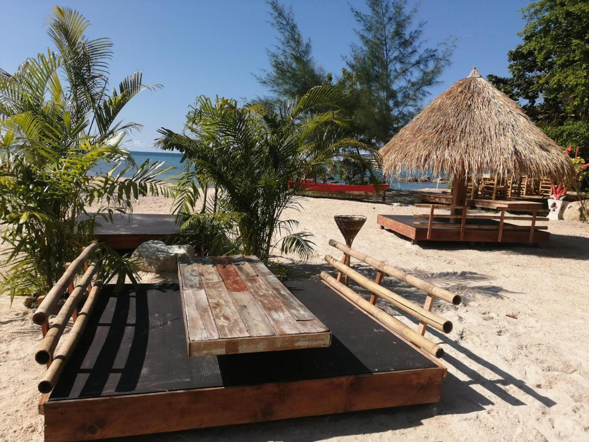 Red Pearl Beach Resort Csaloklum Kültér fotó