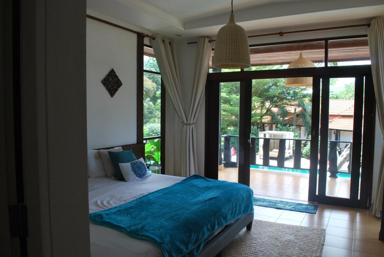 Red Pearl Beach Resort Csaloklum Kültér fotó